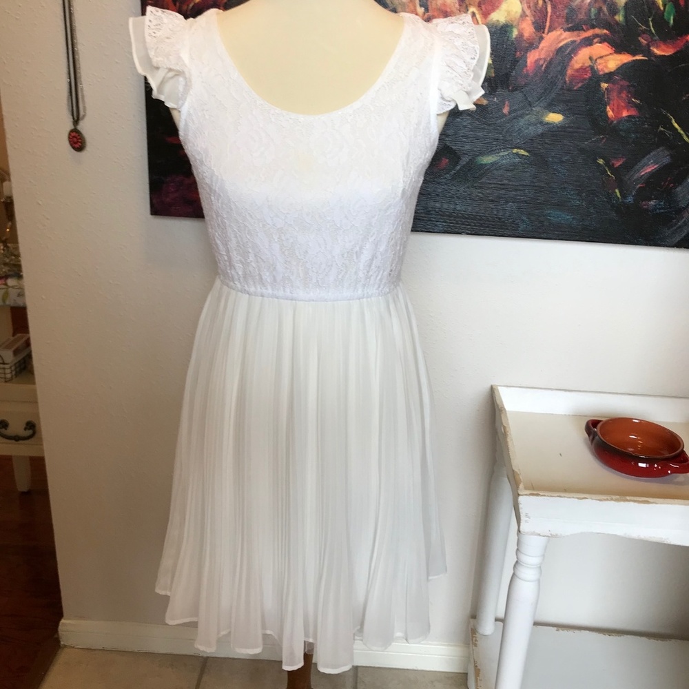Ya Los Angeles Lined Lace Pleated White Dress